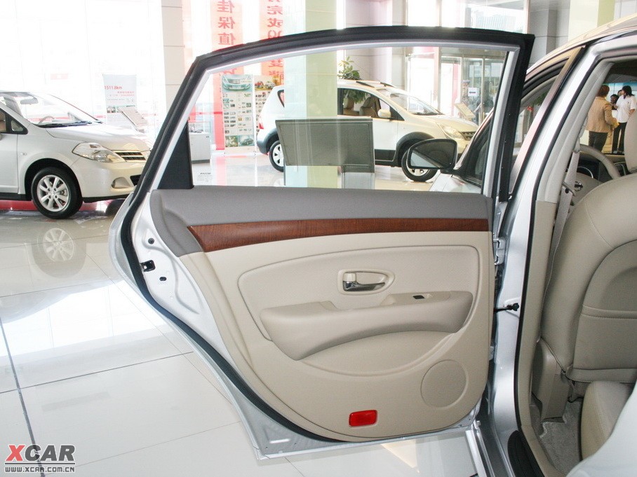 2010܎ 2.0L CVT Ƽ