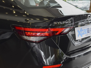2022款1.6L XL CVT智享版 尾灯