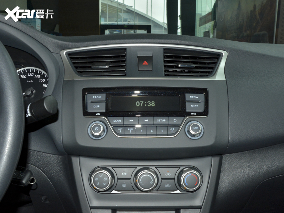 2022܎ (jng) 1.6XE CVTm