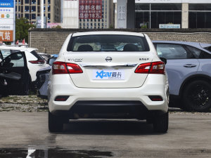 2022款经典 1.6XE 手动舒适版 正后	