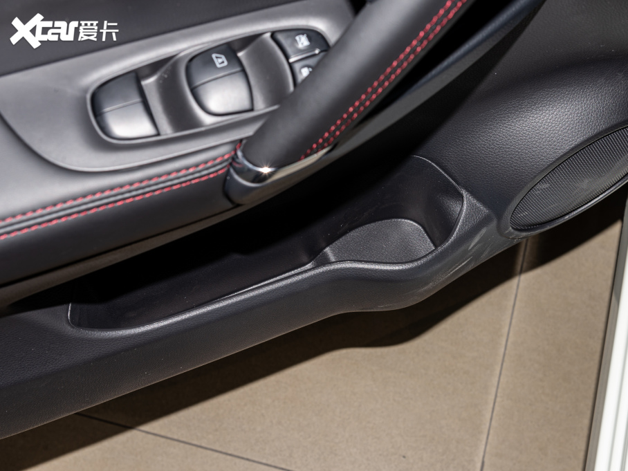 2022п 2.0L CVT XV Prem.A