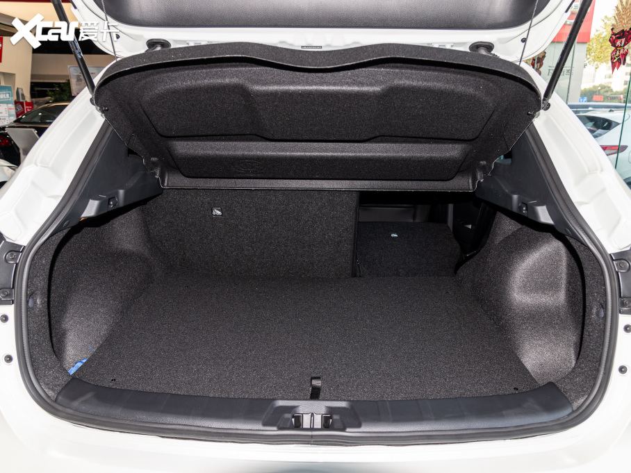 2022п 2.0L CVT XV Prem.A