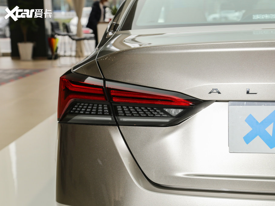 2022[ 2.0L XL-Upr (yu)