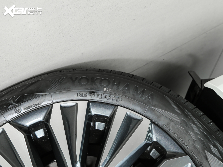 2022����[ 2.0L XL-TLS ������