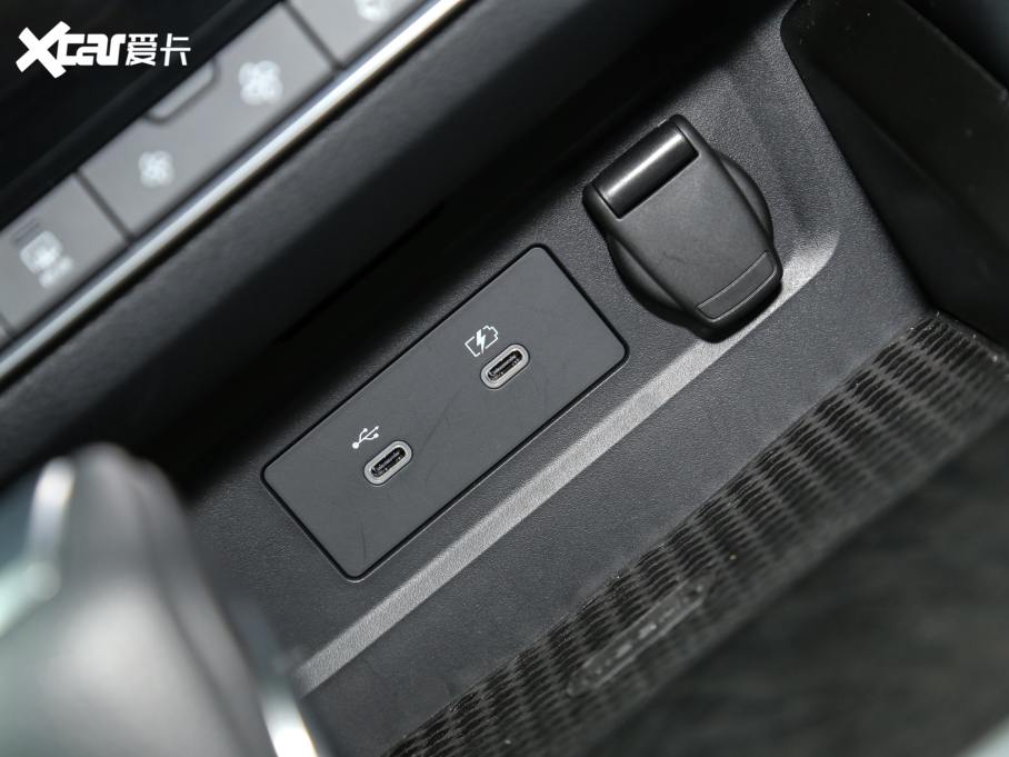 2022����[ 2.0L XL-TLS ������