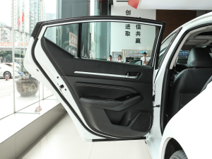 2022款2.0L XL-TLS 悦享版 左后车门
