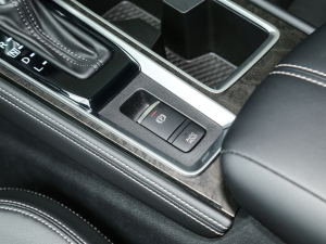 2022款2.0L XL-TLS 悦享版 驻车制动器