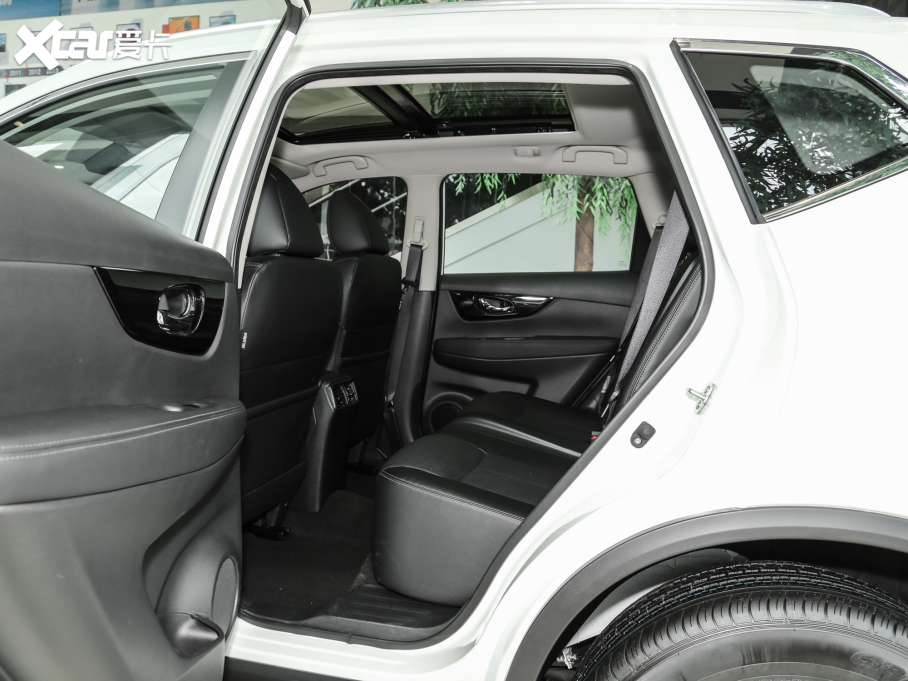 2023�����E �sҫ 2.0L �����������