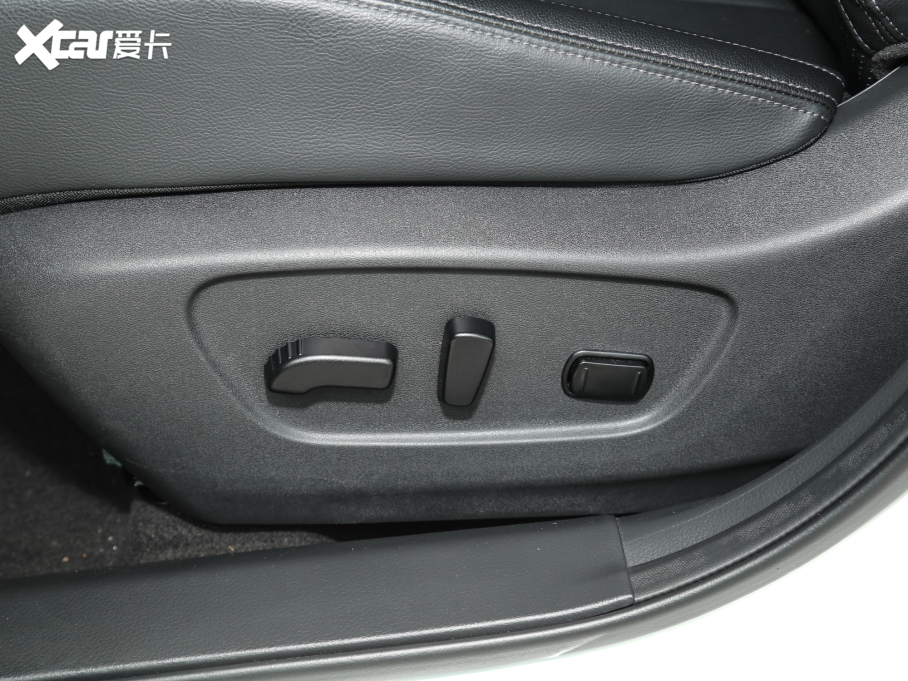 2023�����E �sҫ 2.0L �����������