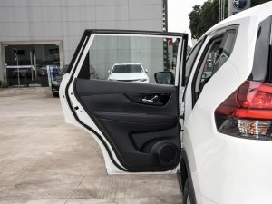 2023款荣耀 2.0L 两驱智联臻享版 左后车门