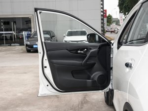 2023款荣耀 2.0L 两驱智联臻享版 驾驶位车门