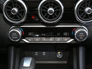 2023款1.6L CVT悦享版 空调调节
