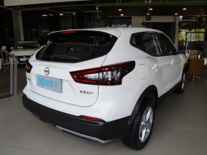 2023款经典 2.0L XV CVT舒适版 右后45度