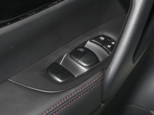 2023款经典 2.0L XV CVT舒适版 主驾车窗控制区	