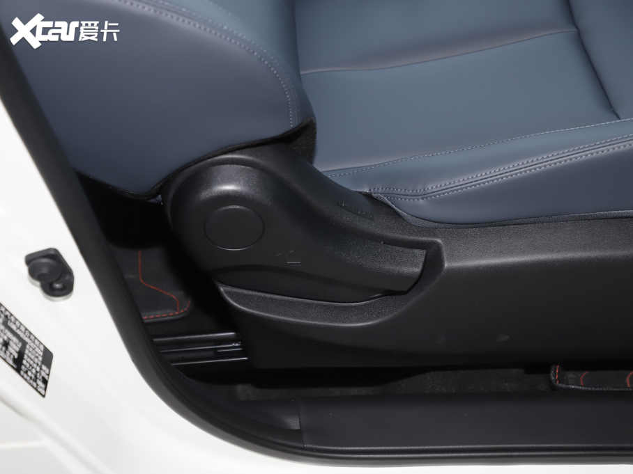 2025���п� �s�u 2.0L CVT XV���İ�