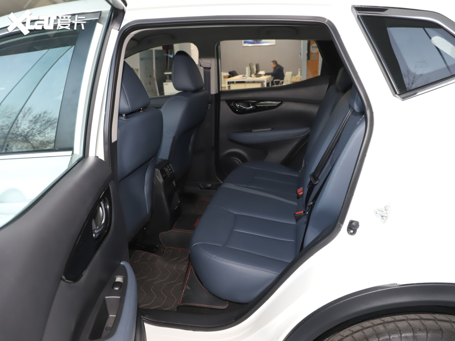 2025���п� �s�u(y��) 2.0L CVT XV���İ�