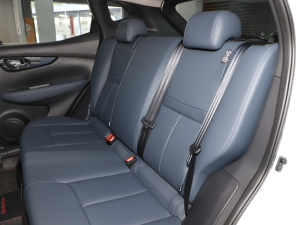 2025款荣誉 2.0L CVT XV真心版 空间座椅