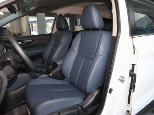 2025款荣誉 2.0L CVT XV真心版 空间座椅