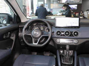2025款荣誉 2.0L CVT XV真心版 中控区