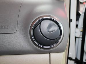 2010款1.6L 劲锐版手动标准版 中控区