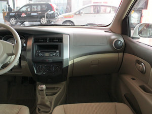 2010款1.6L 劲锐版手动标准版 中控区