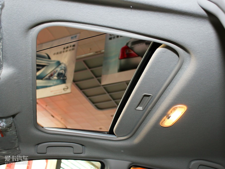 2011��ꖹ� 1.5XV CVT���F��