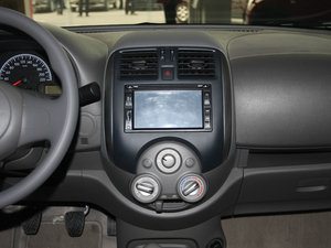2011款1.5XE 手动舒适版 中控台