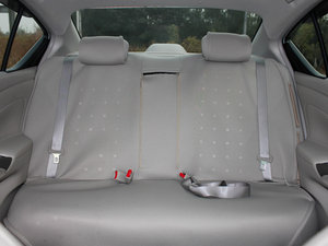 2011款1.5XV CVT尊贵版 后排座椅