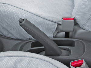 2011款1.5XE CVT舒适版 驻车制动器