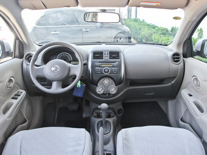 2011款1.5XE CVT舒适版 内饰全景