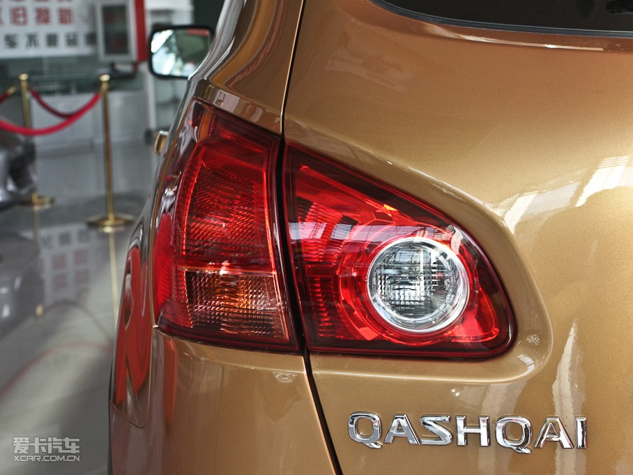 2011п 2.0XV CVT(q)()