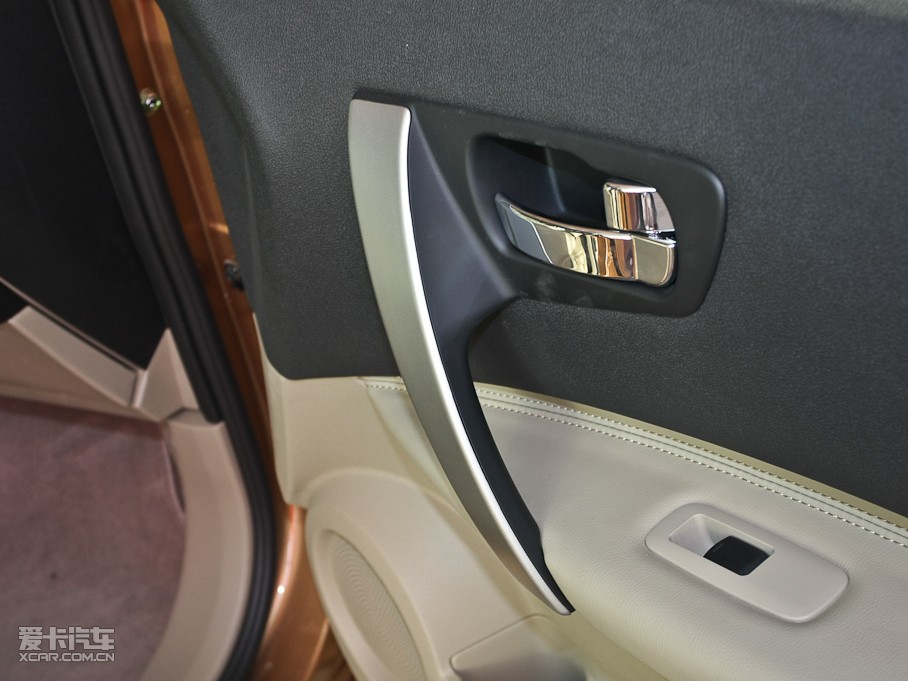 2011п 2.0XV CVT(q)()