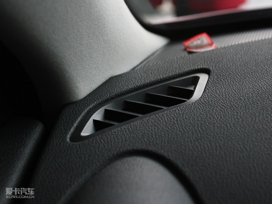 2011п 2.0XV CVT(q)()