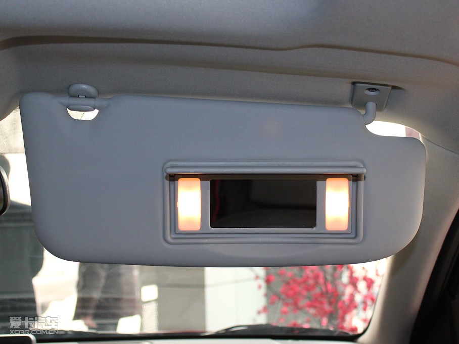 2011п 2.0XV CVT(q)()