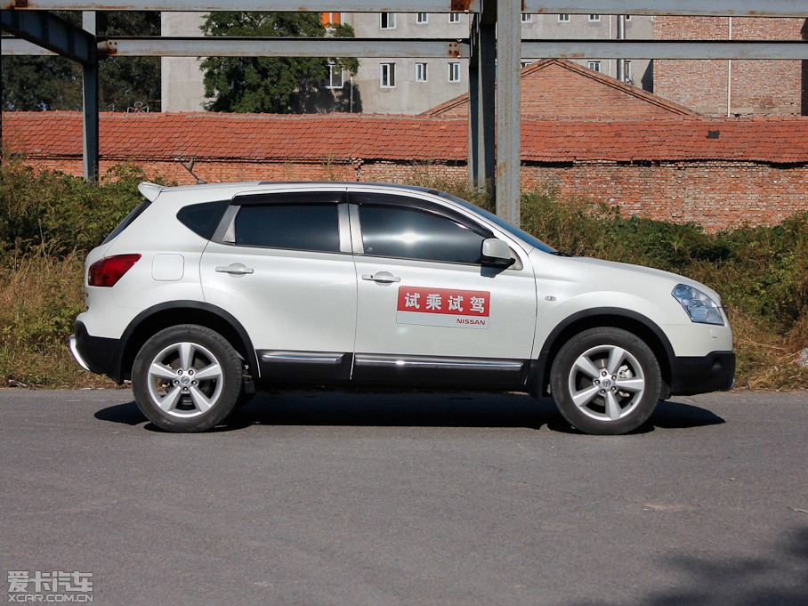 2011п 2.0XV CVT(q)()