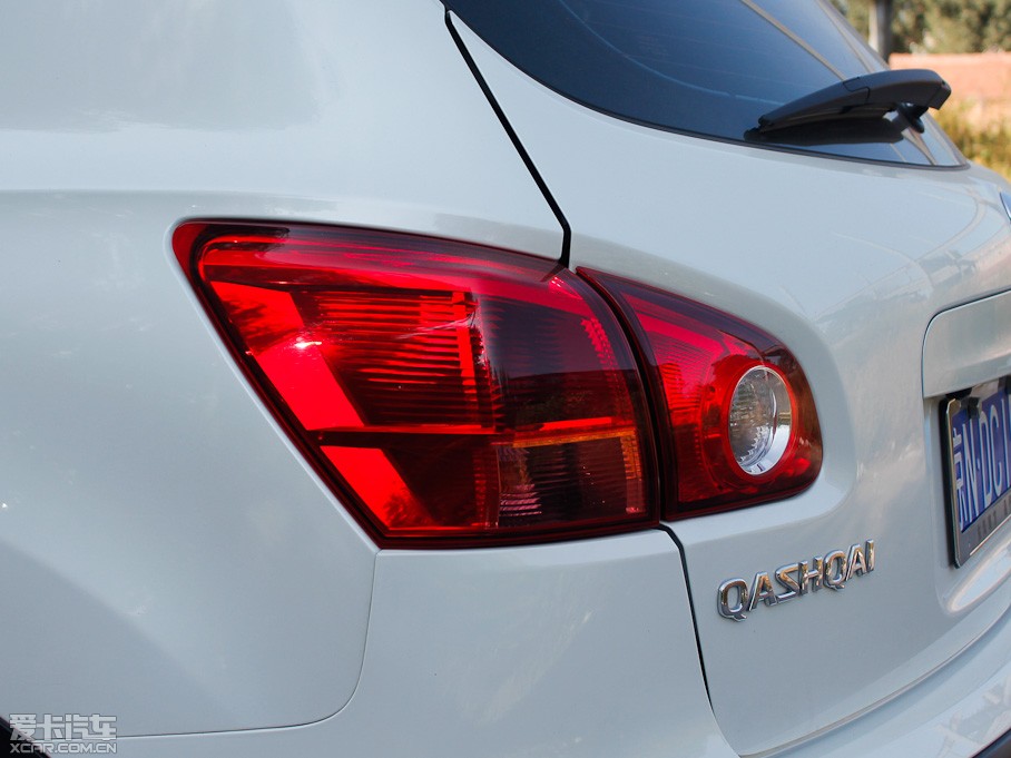 2011п 2.0XV CVT(q)()