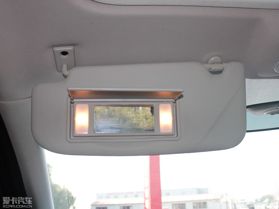 2011п 2.0XV CVT(q)()