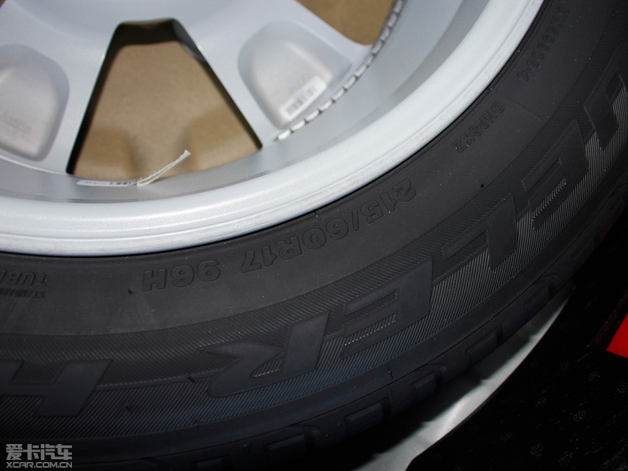 2011п 2.0XV CVT(q)()