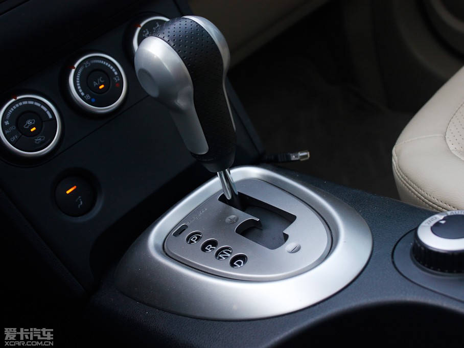 2011п 2.0XV CVT(q)()