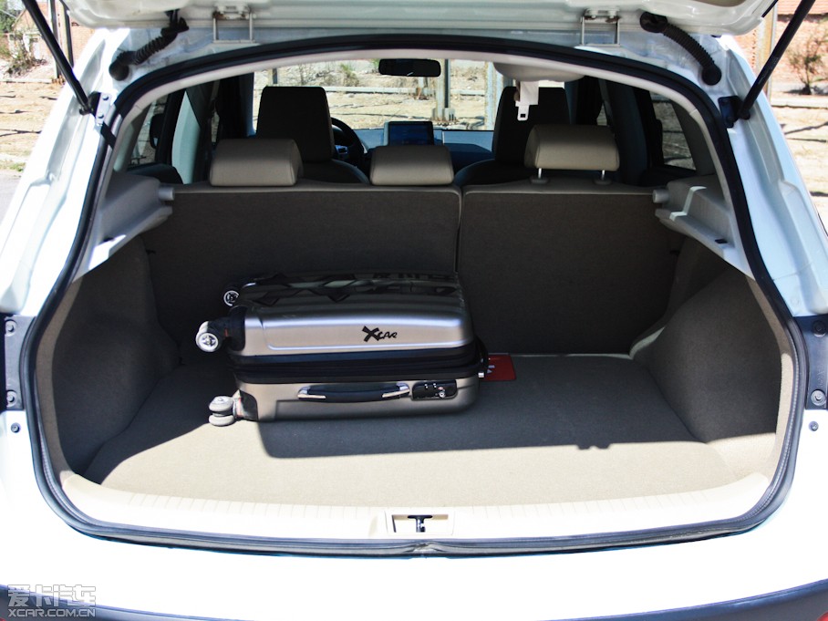 2011п 2.0XV CVT(q)()