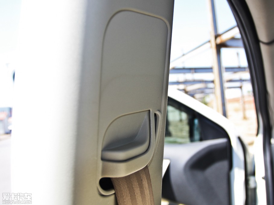 2011п 2.0XV CVT(q)()