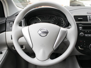 2011款1.6L CVT智能版 方向盘