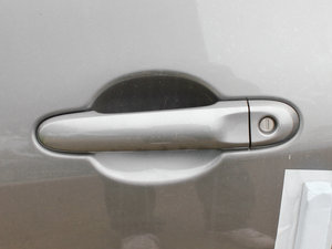 2011款1.6L 手动舒适版 主驾门拉手
