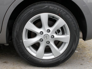 2011款1.6L 手动舒适版 轮圈