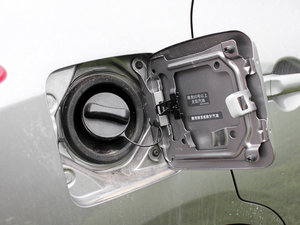 2011款1.6L 手动舒适版 油箱盖