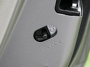 2011款1.6L 手动舒适版 空间座椅