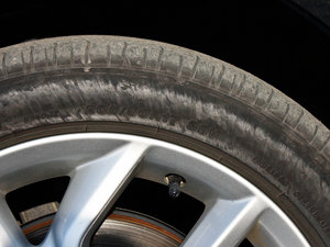 2011款1.6T CVT炫动版 轮胎尺寸