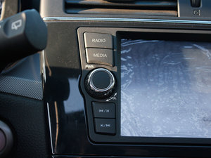 2011款1.6T CVT炫动版 中控区
