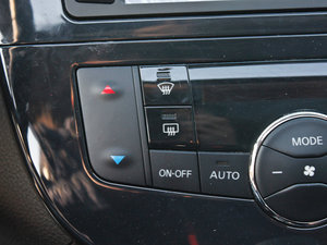 2011款1.6T CVT炫动版 中控区