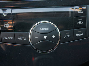 2011款1.6T CVT炫动版 中控区